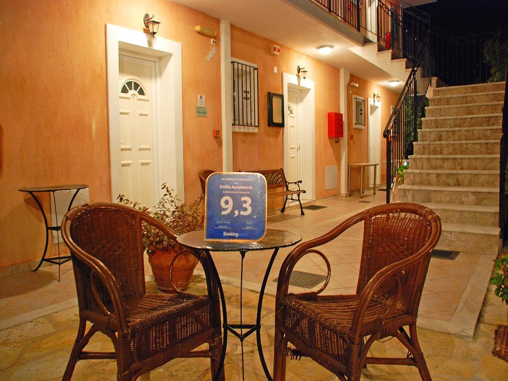 Emilia Apartments Trapezaki  Luaran gambar